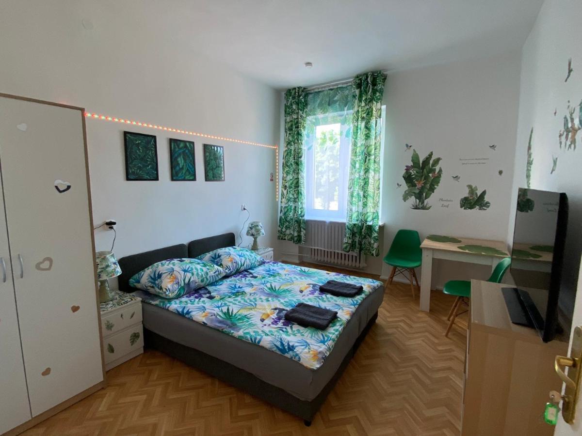 Jungle Rooms Gdansk Exterior photo